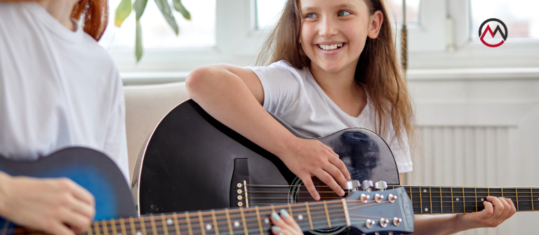 ¡Ayuda! ¿Qué tamaño de guitarra infantil debo elegir?