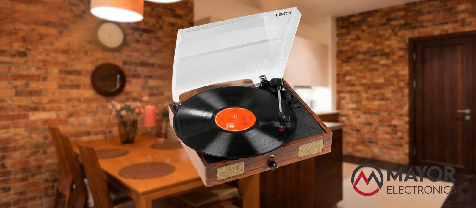 Fenton RP106W: Tocadiscos con acabado en madera para disfrutar del vinilo con estilo natural